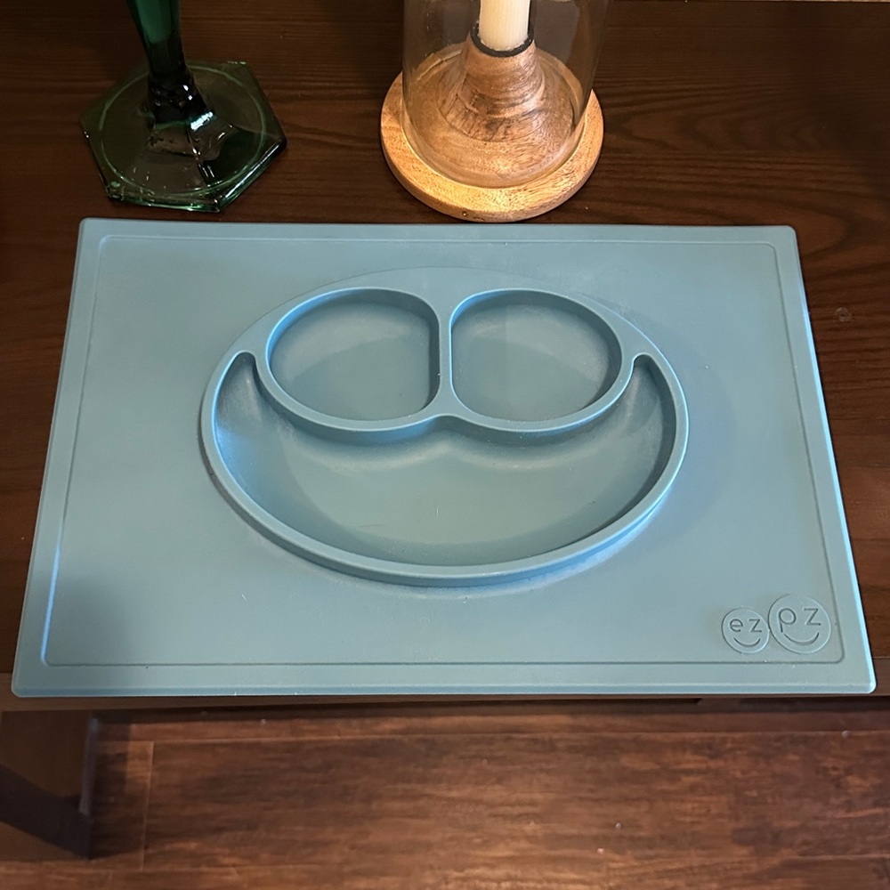 EZPZ Silicone Plate Mat